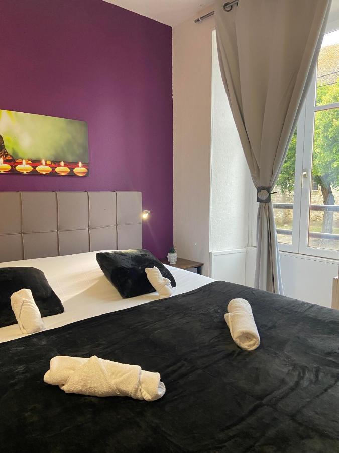 Hotel Du Cerf La Guerche-sur-l'Aubois エクステリア 写真