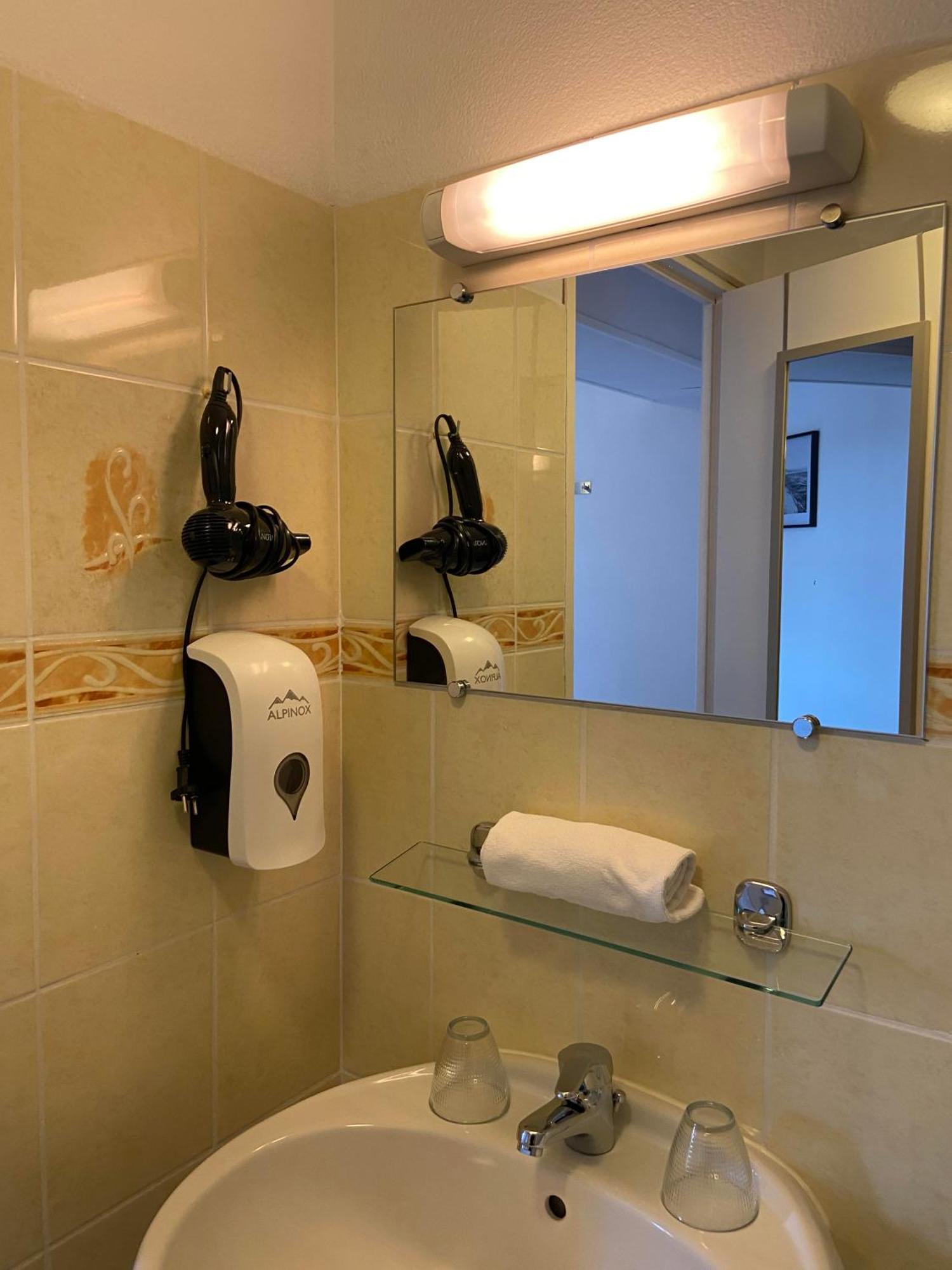 Hotel Du Cerf La Guerche-sur-l'Aubois 部屋 写真