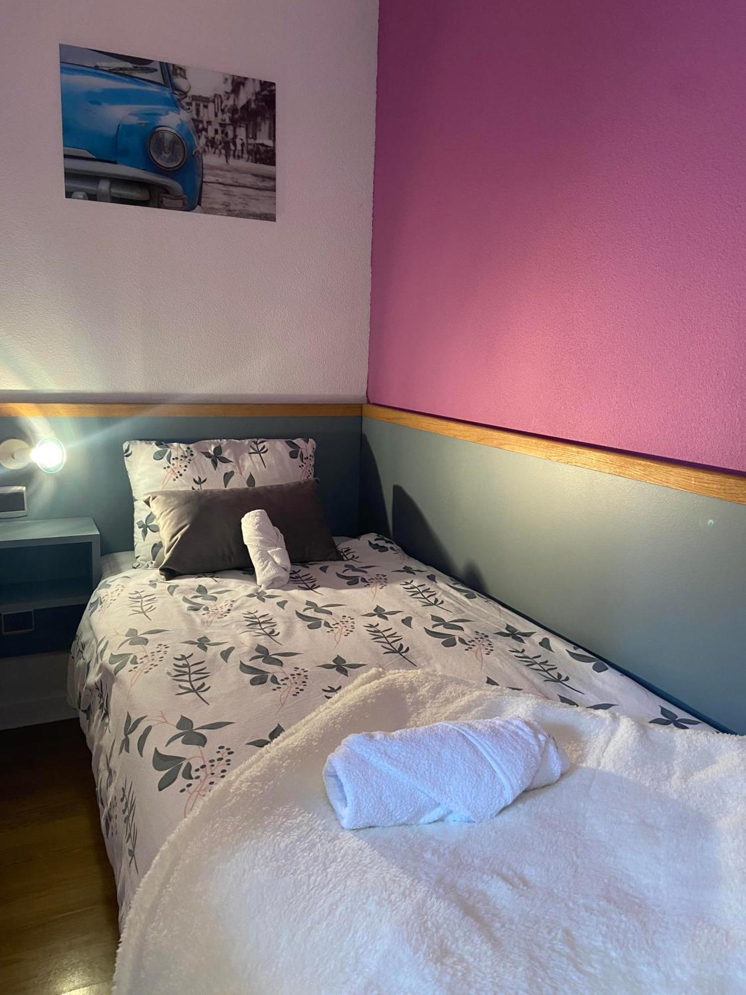 Hotel Du Cerf La Guerche-sur-l'Aubois 部屋 写真